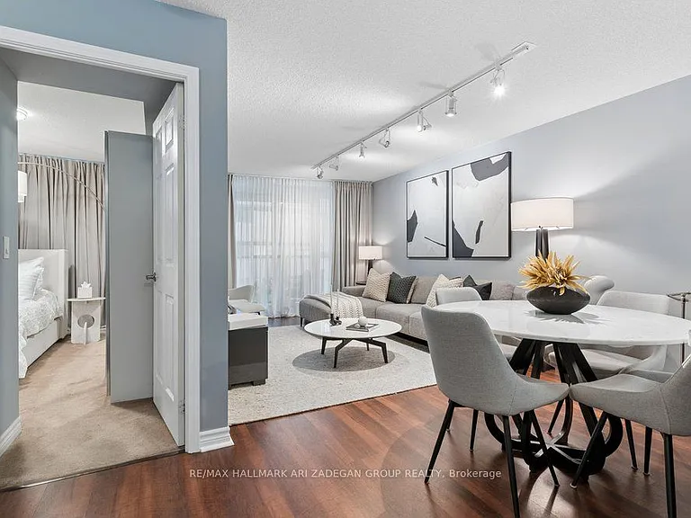 19 Grand Trunk Cres #3108 — Photo 4