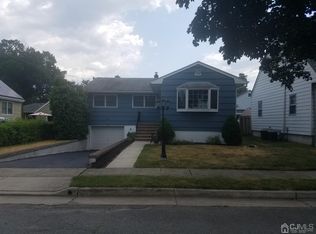 26 Wisteria St, Edison, NJ 08817