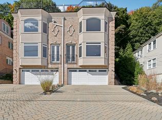 596 Undercliff Ave, Edgewater, NJ 07020