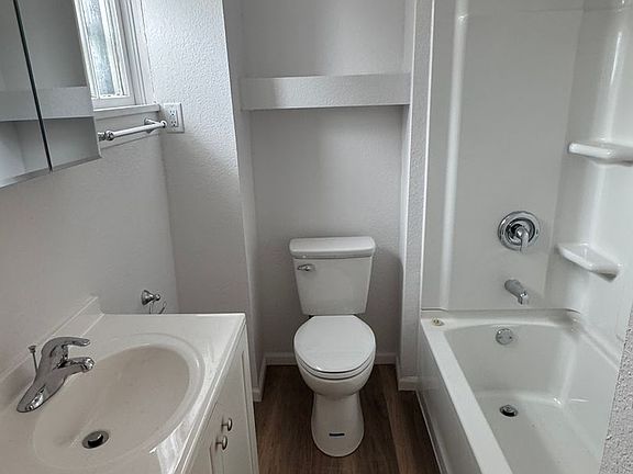 4th image of 321 Franklin St #321-420-420