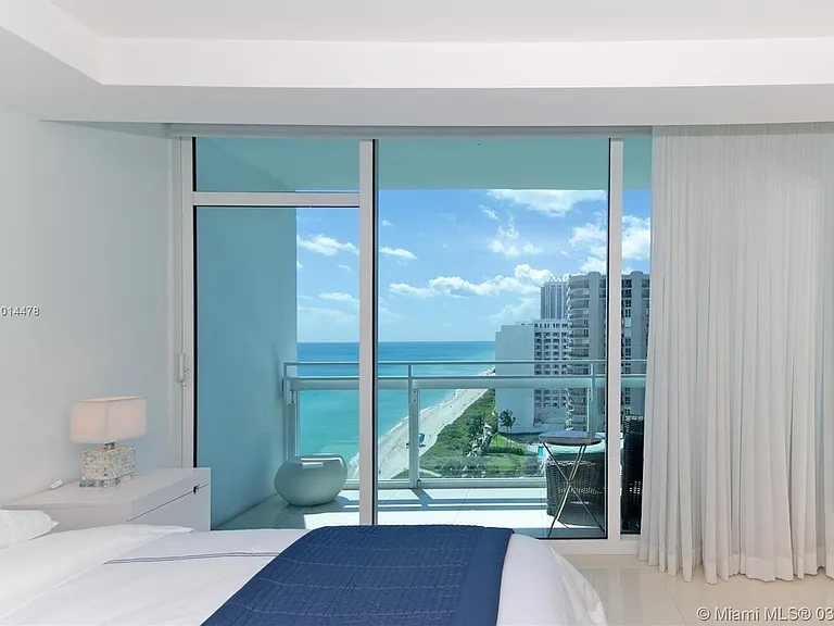 6801 Collins Ave #LPH14 — Photo 2