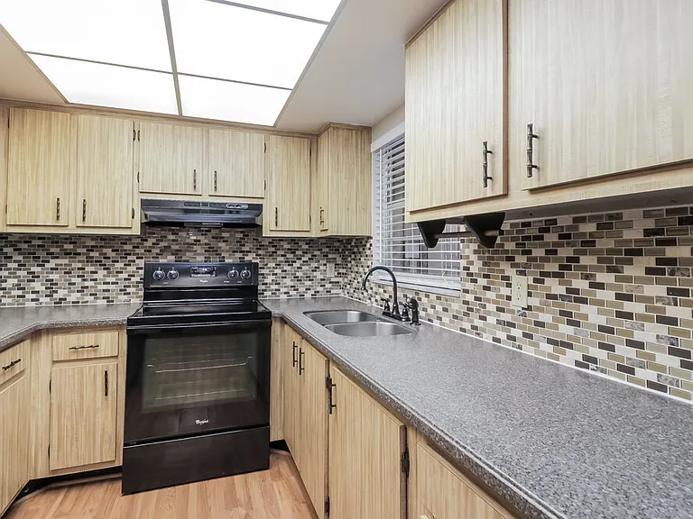 123 Hidalgo Ave — Photo 6