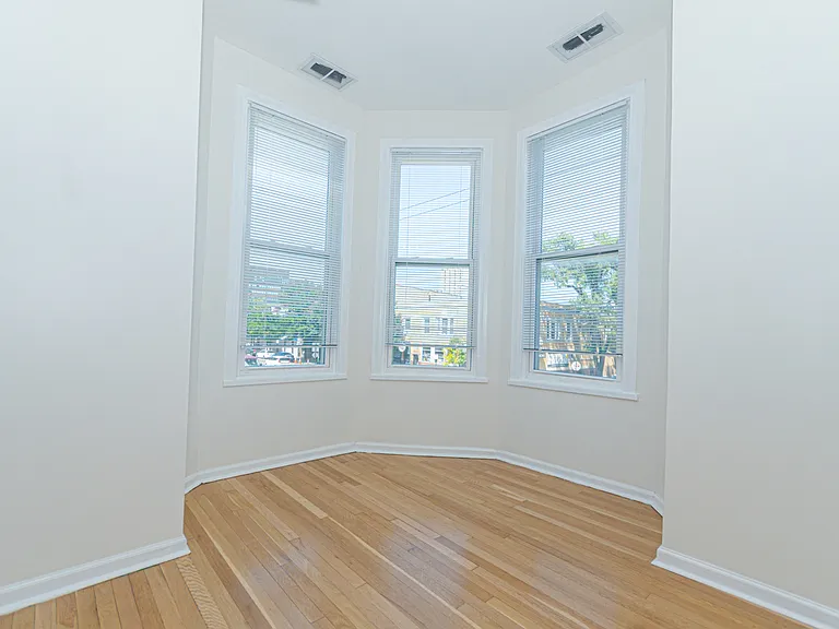 1024 N Western Ave #2 — Photo 6
