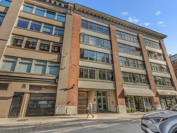 1178 Hamilton St #402, Vancouver, BC V6B 2S2
