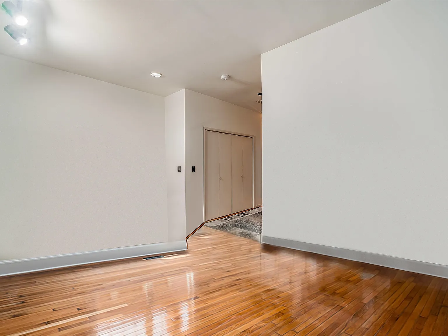 Studio, 1.0 bath, 676 sqft, $2,050 — Photo 4
