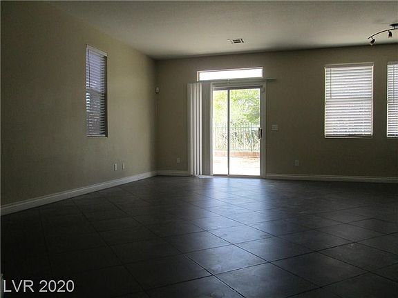 4th image of 4048 Villeroy Ave #4048