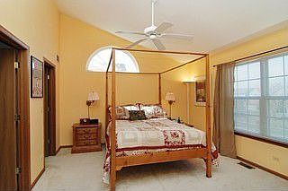 Large master bedroom with vaulted ceilings!