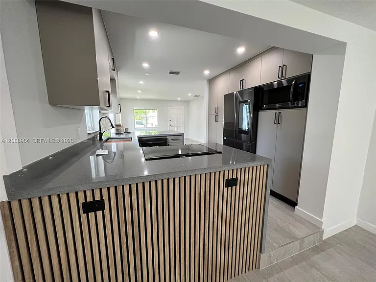 850 NE 127th St — Photo 11