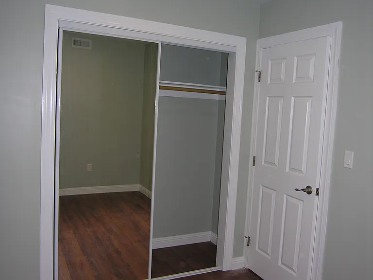 124 Ellington Ave — Photo 8