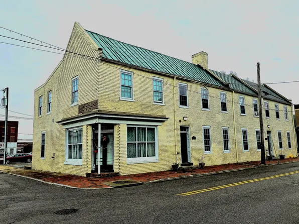 201 E Bank St, Petersburg, VA