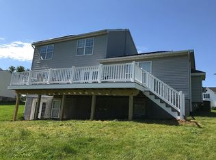 214 Clear Branch Dr, Stewartstown, PA 17363
