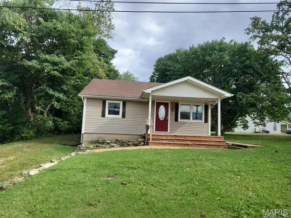 209 Kennett St, De Soto, MO 63020