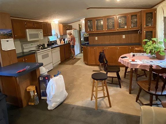 4th image of 8408 Independence Ave