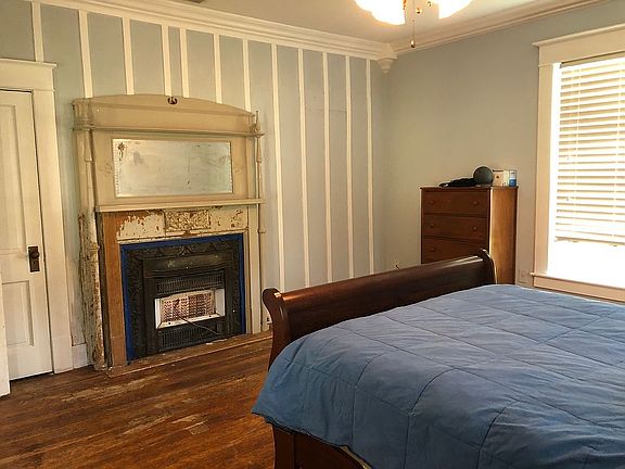 Guest bedroom image 2
