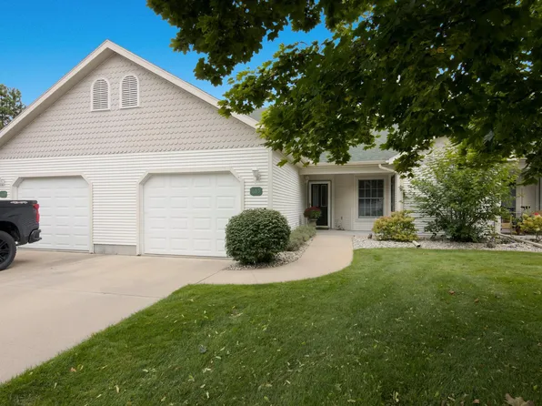 605 Meadowview Ln, Elk Rapids, MI 49629