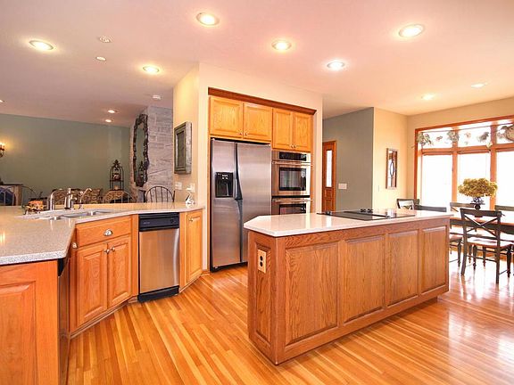 4th image of 703 Ironwood Ave NE