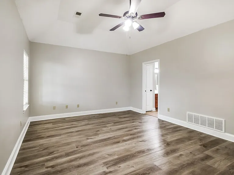 2346 Kindlewood Dr — Photo 11