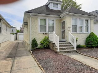 244-36 88th Dr, Bellerose, NY 11426