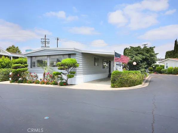 99 La Ronda, Tustin, CA 92780