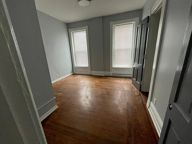 920 Main St — Photo 6