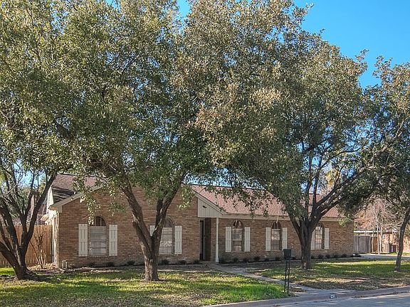 2nd image of 2511 Twisted Oaks Dr