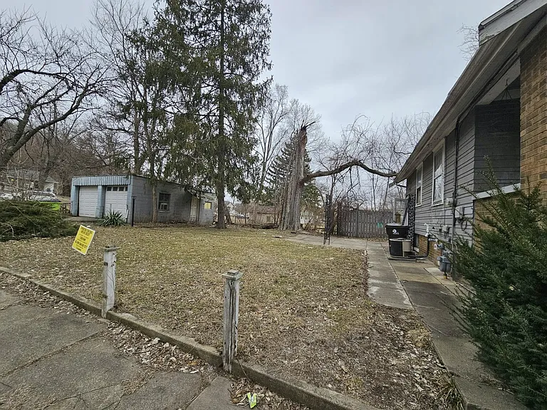 130 S Cleveland St — Photo 12