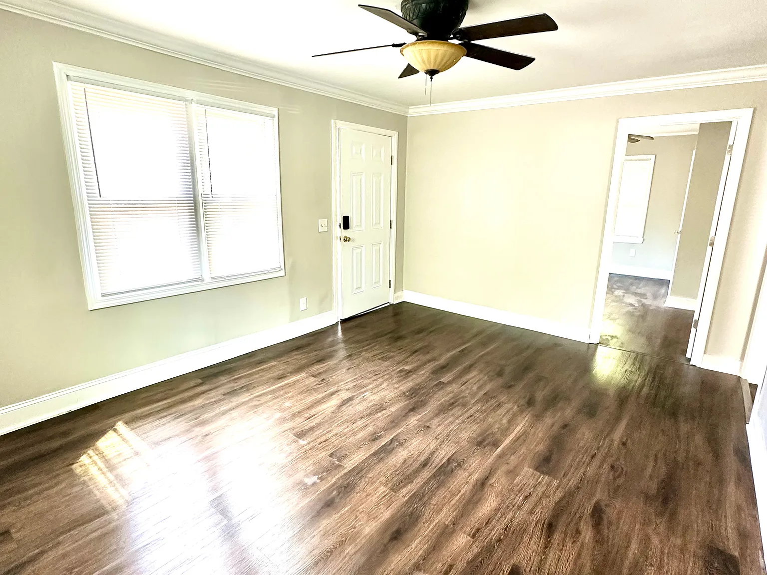 2 bed, 800 sqft, $1,000 — Photo 2