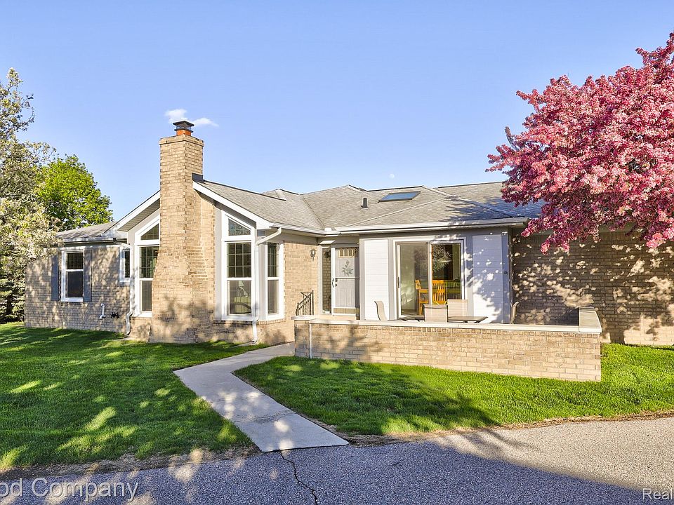 1st image of 48390 Seawind Ct