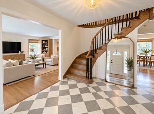 1181 Timber Ln, Lake Forest, IL 60045