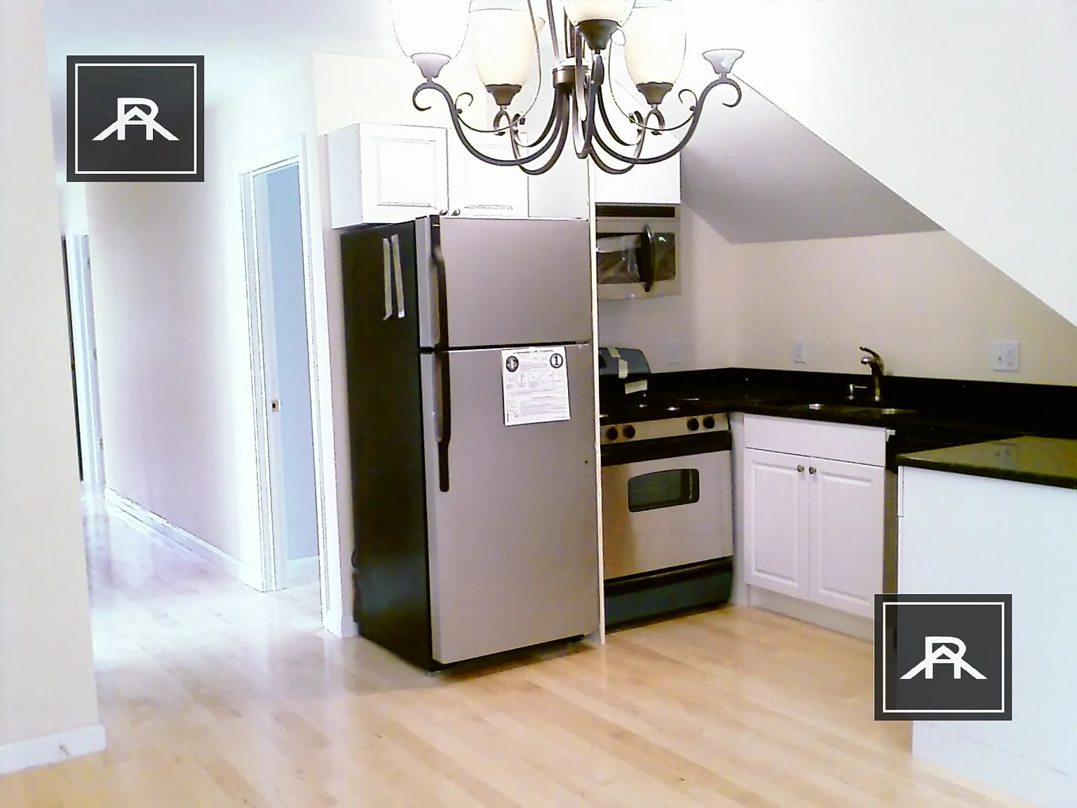 4 bed, 2.0 bath, 1200 sqft, $5,400 — Photo 1