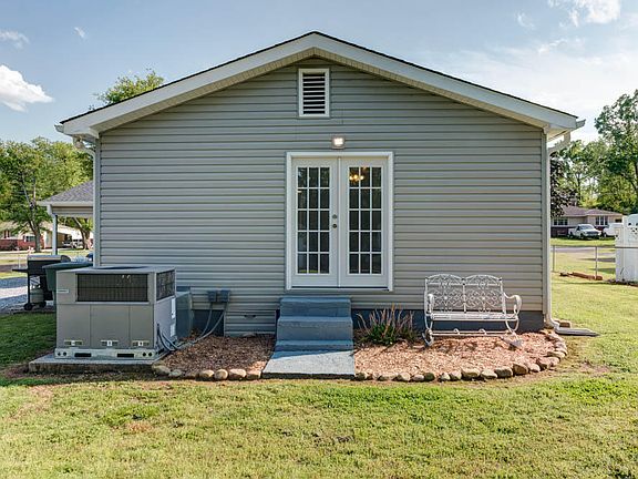 5th image of 3309 Mountain View Dr