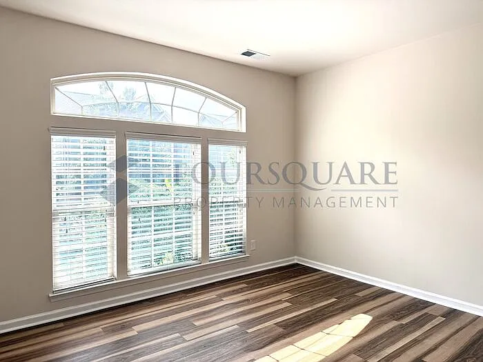 1016 Hildebran Ln — Photo 14