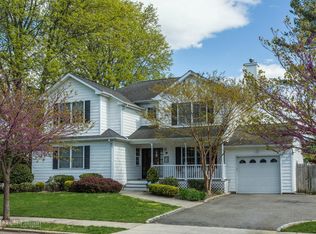 21 Chadwick Rd, Syosset, NY 11791