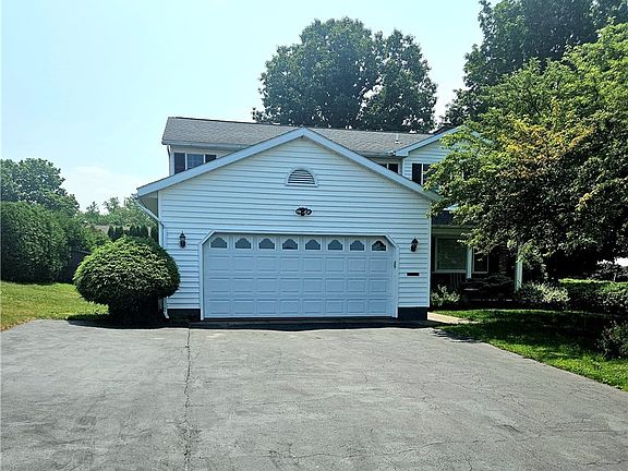 3rd image of 2002 Tamarack Dr