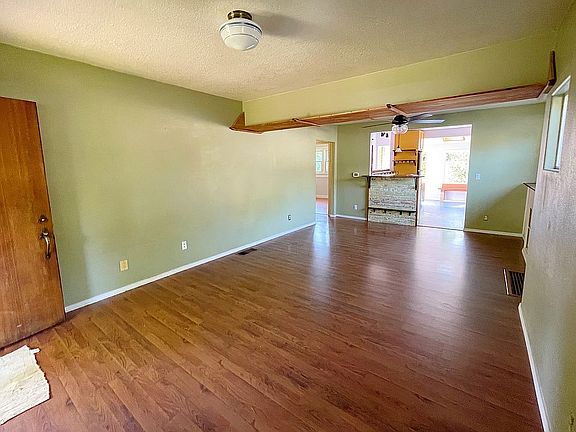 living/dining room