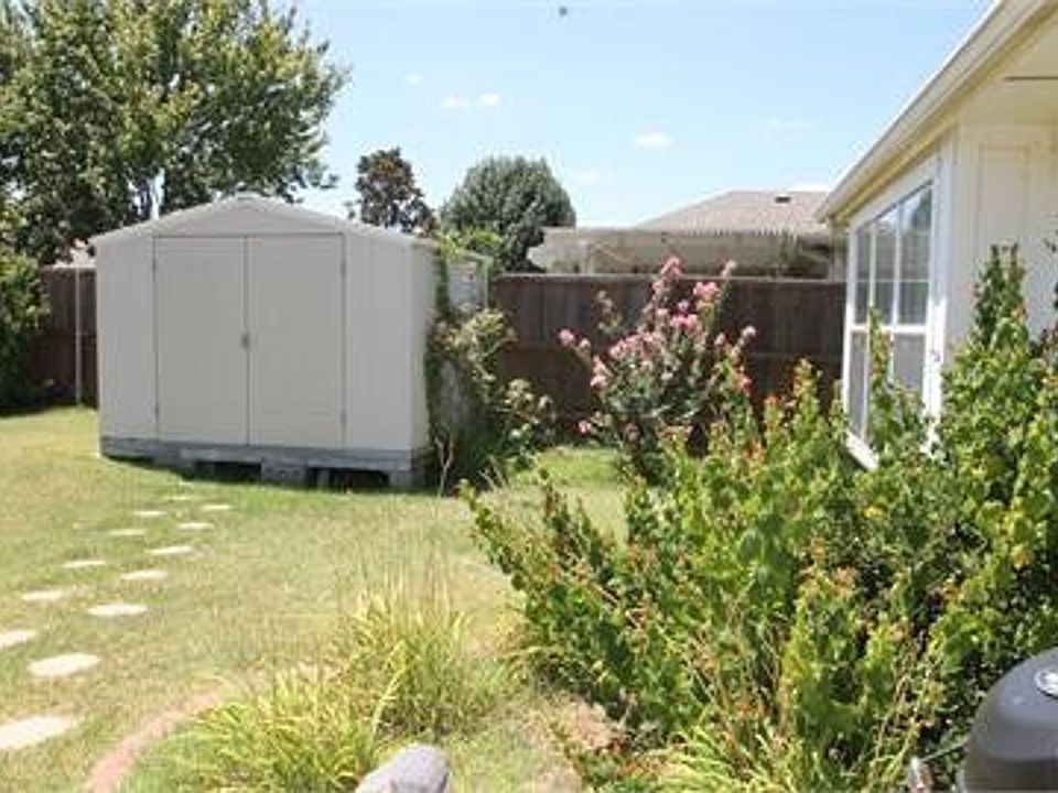 1st image of 3012 Berkshire Ln