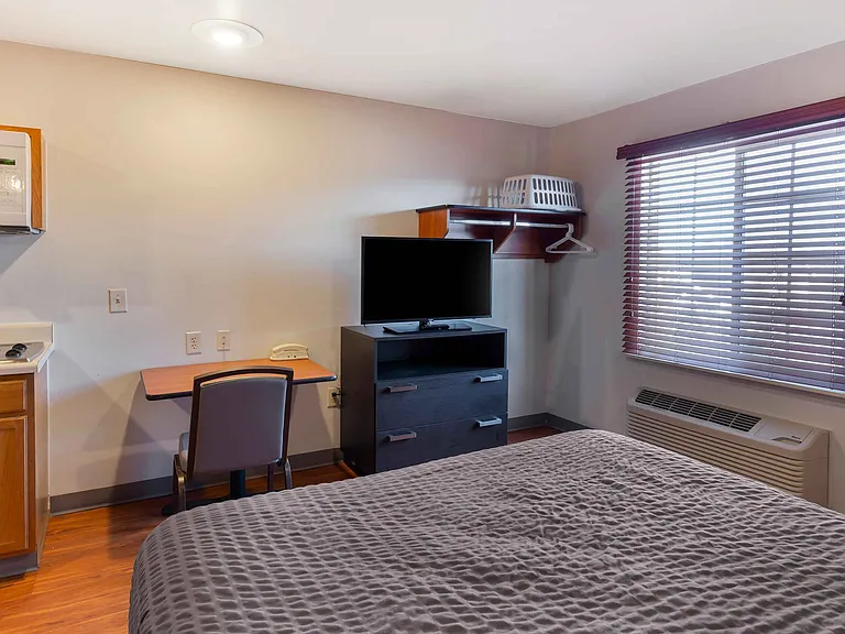 Studio Suite - 1 Full Bed