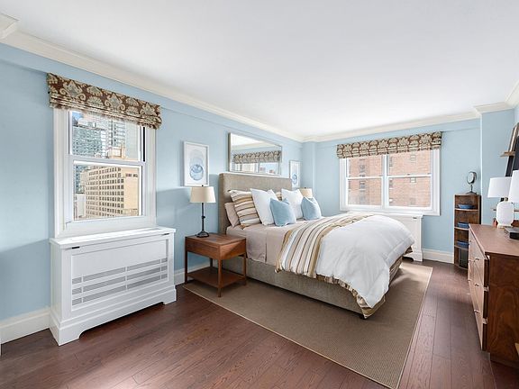 4th image of 345 W 58th St APT 11R