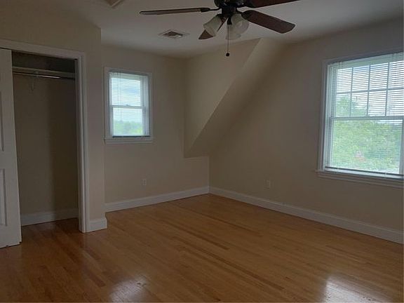 4th image of 35 East Ave Floor 3