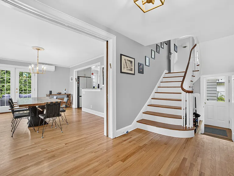 44 Elizabeth St — Photo 5