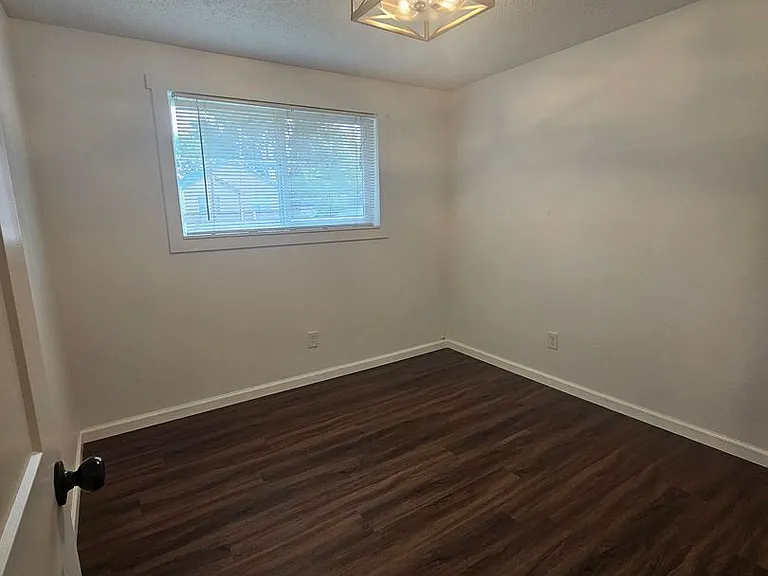 3906 W Albion St — Photo 11