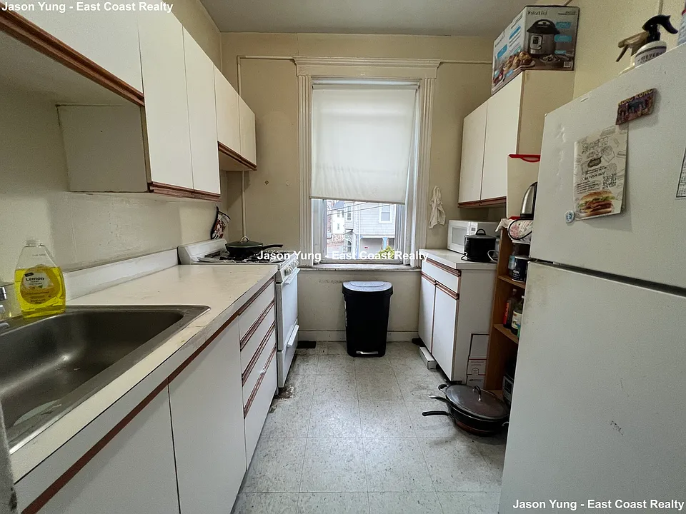 31 Gardner St #9