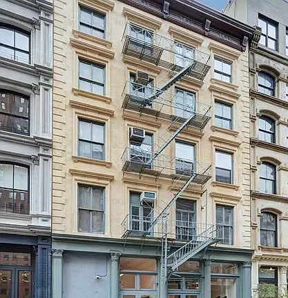 5th image of 9 White St APT 2