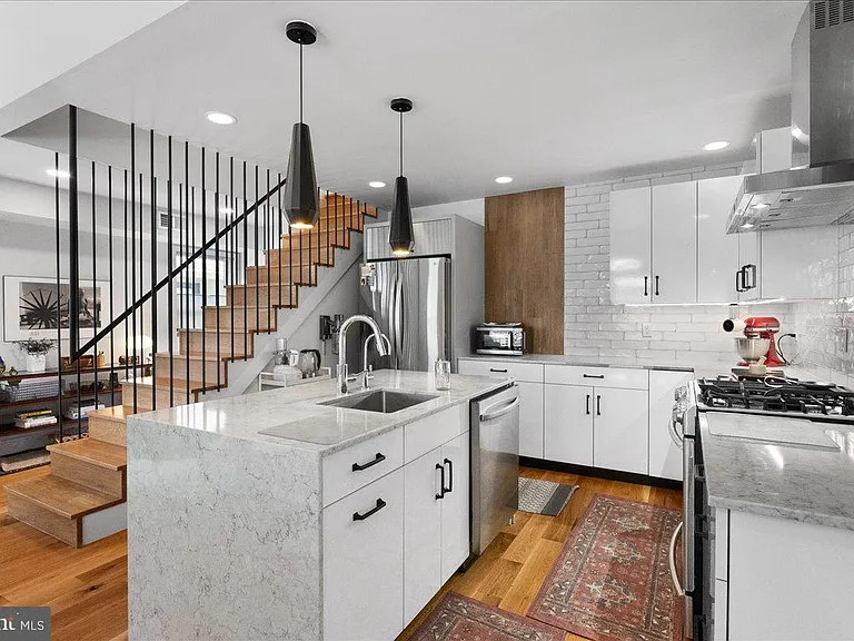 23 Leigh Ave #B — Photo 11