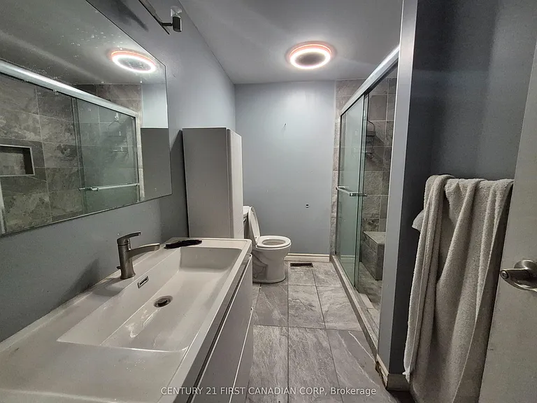 110 Deveron Cres #26 — Photo 3