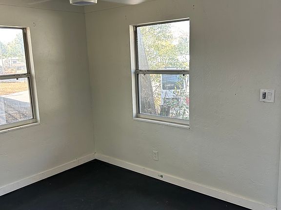 4th image of 3870 45th Ave N