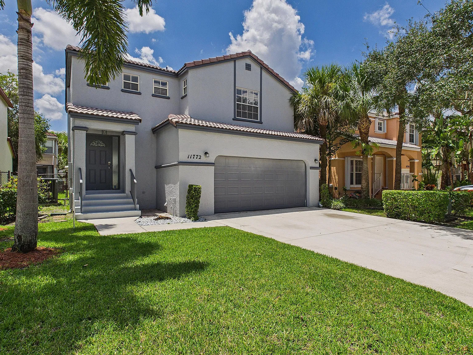 3 bed, 2.5 bath, 1738 sqft, $4,450 — Photo 3