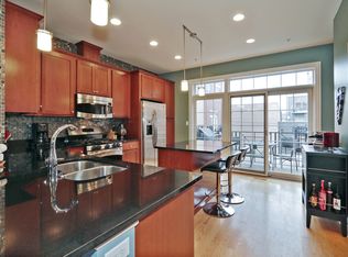 2450 W Fletcher St, Chicago, IL 60618