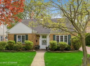 1046 Ridge Rd, Highland Park, IL 60035