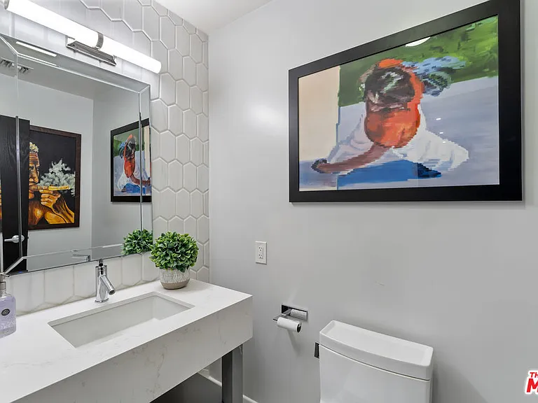 6459 Rodgerton Dr — Photo 30